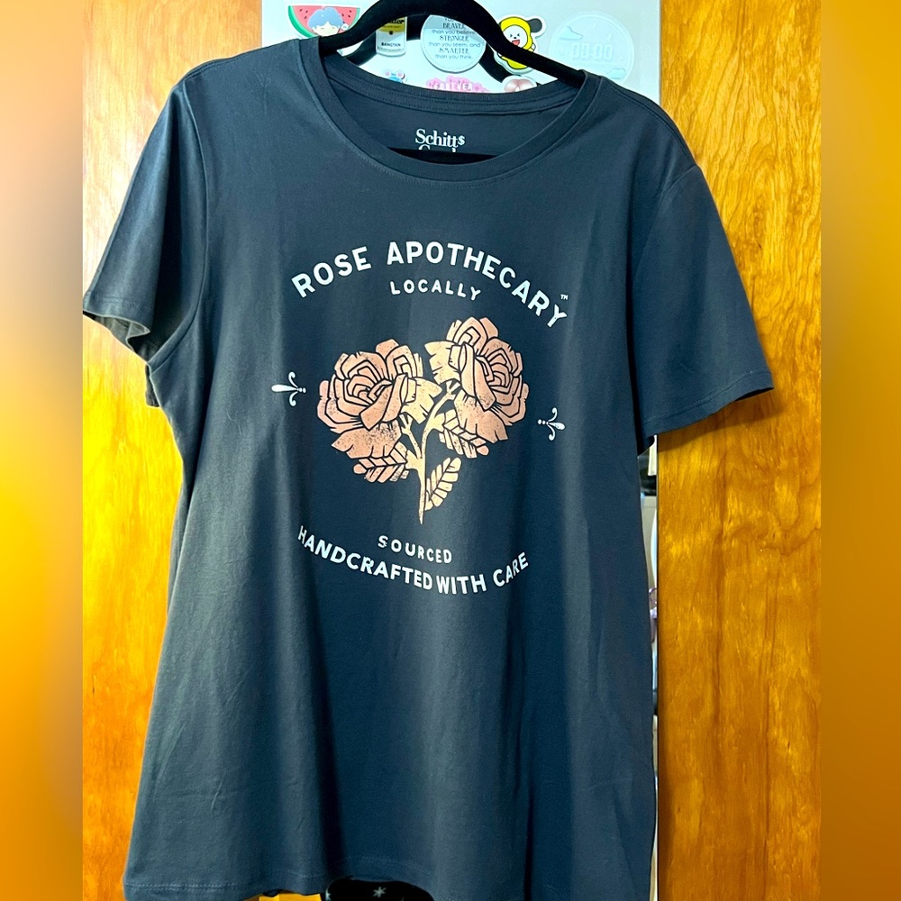 Rose Apothecary T-shirt XL NWOT